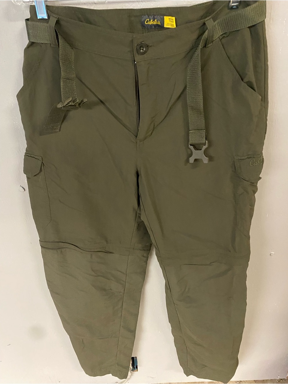 Cabela's Olive Green Men's Cargo Convertible Pants with Integrated Belt